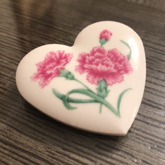 Vintage Avon January Birthday Bouquet Pin - Picture 12 of 13